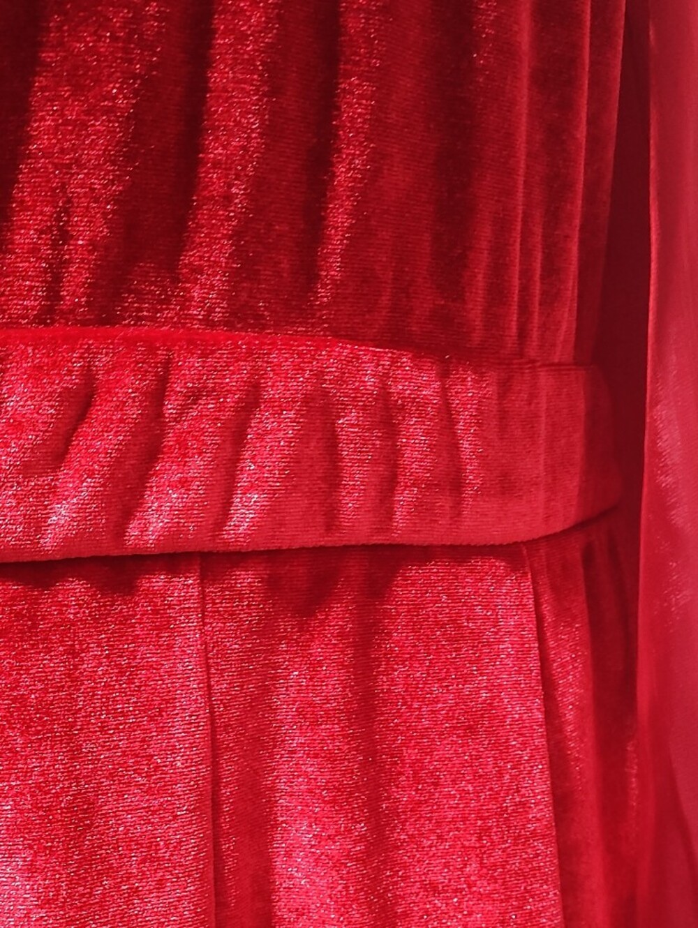 entro Red Velvet High-Rise Bermuda Shorts - Picture 5 of 15